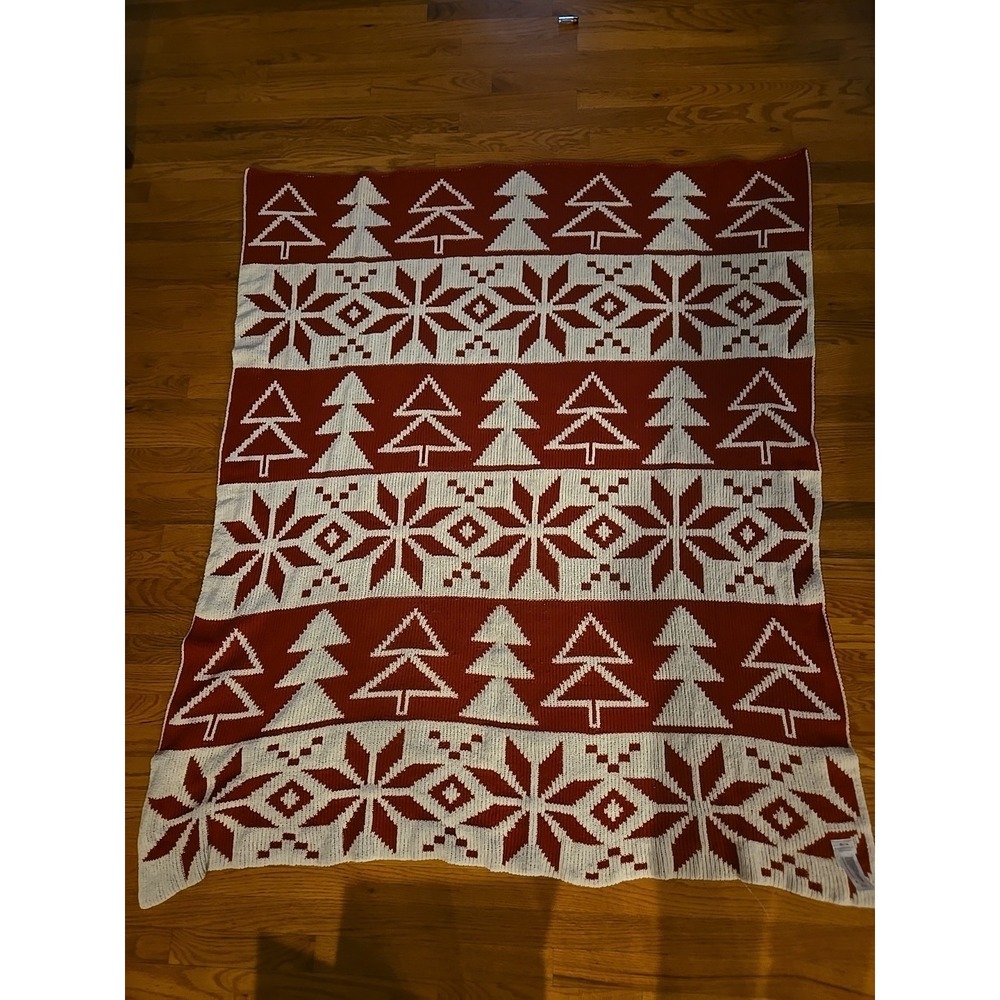 Woven Throw Blanket Christmas White Red Snowflakes Soft Winter THRESHOLD 50x60